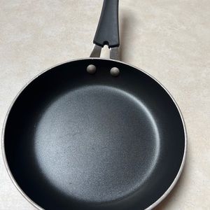 8 inch porcelain enamel TRAMONTIN a nonstick skillet in excellent condition